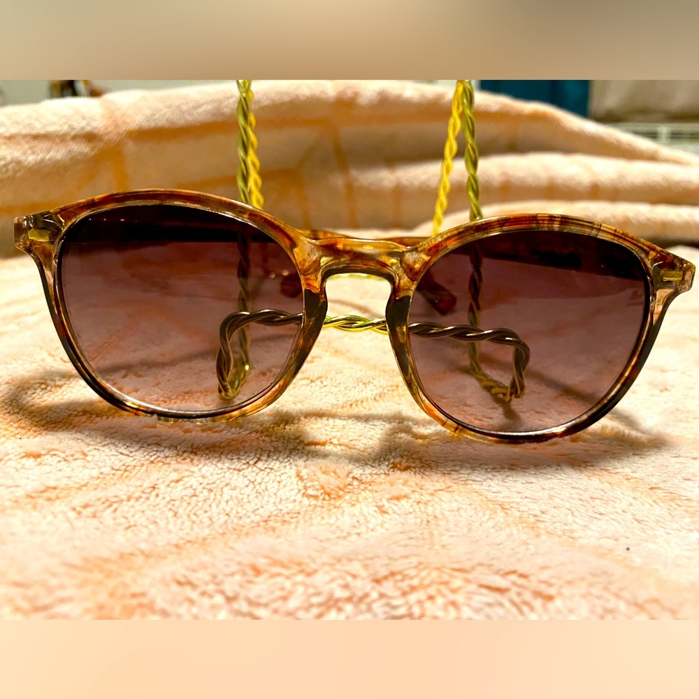 Elle Tortoise Brown Sunglasses